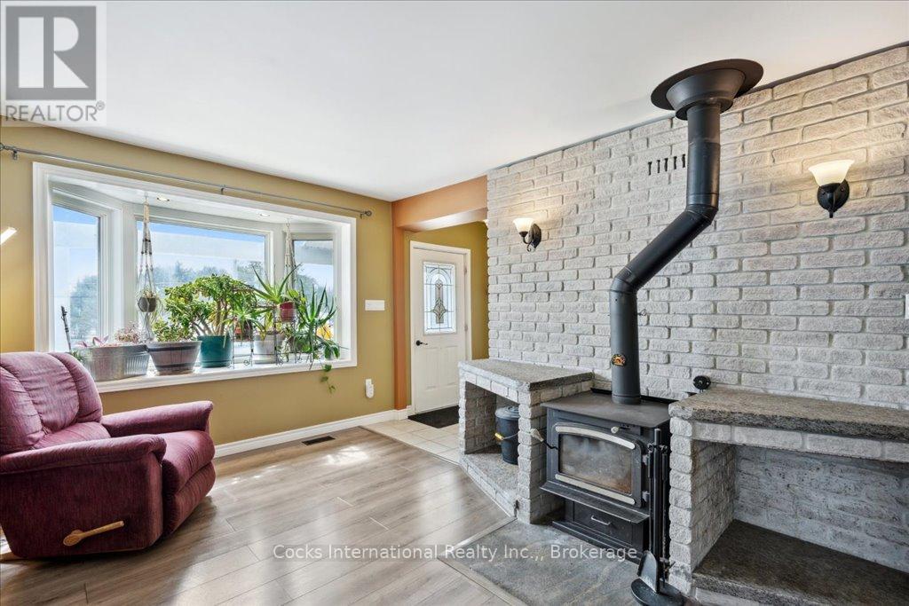 206 On-141 Highway, Huntsville, Ontario  P0B 1M0 - Photo 8 - X12080881