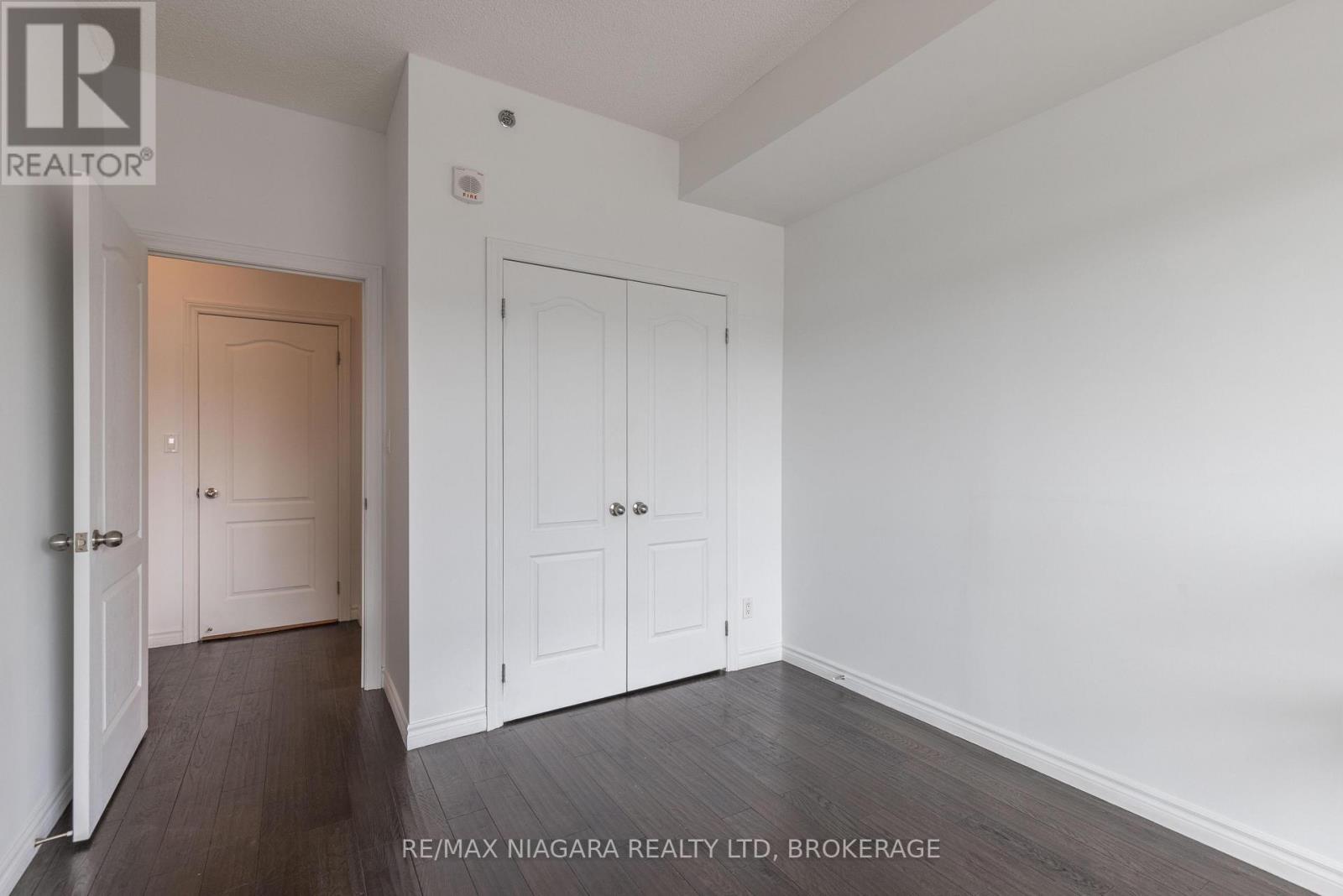 203 - 34 Plains Road E, Burlington, Ontario  L7T 0B9 - Photo 11 - W12080845