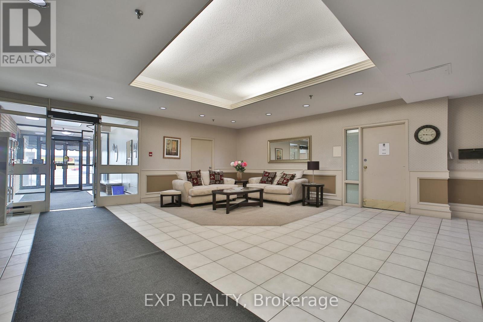 802 - 432 Main Street E, Hamilton, Ontario  L8N 1J9 - Photo 2 - X12080888
