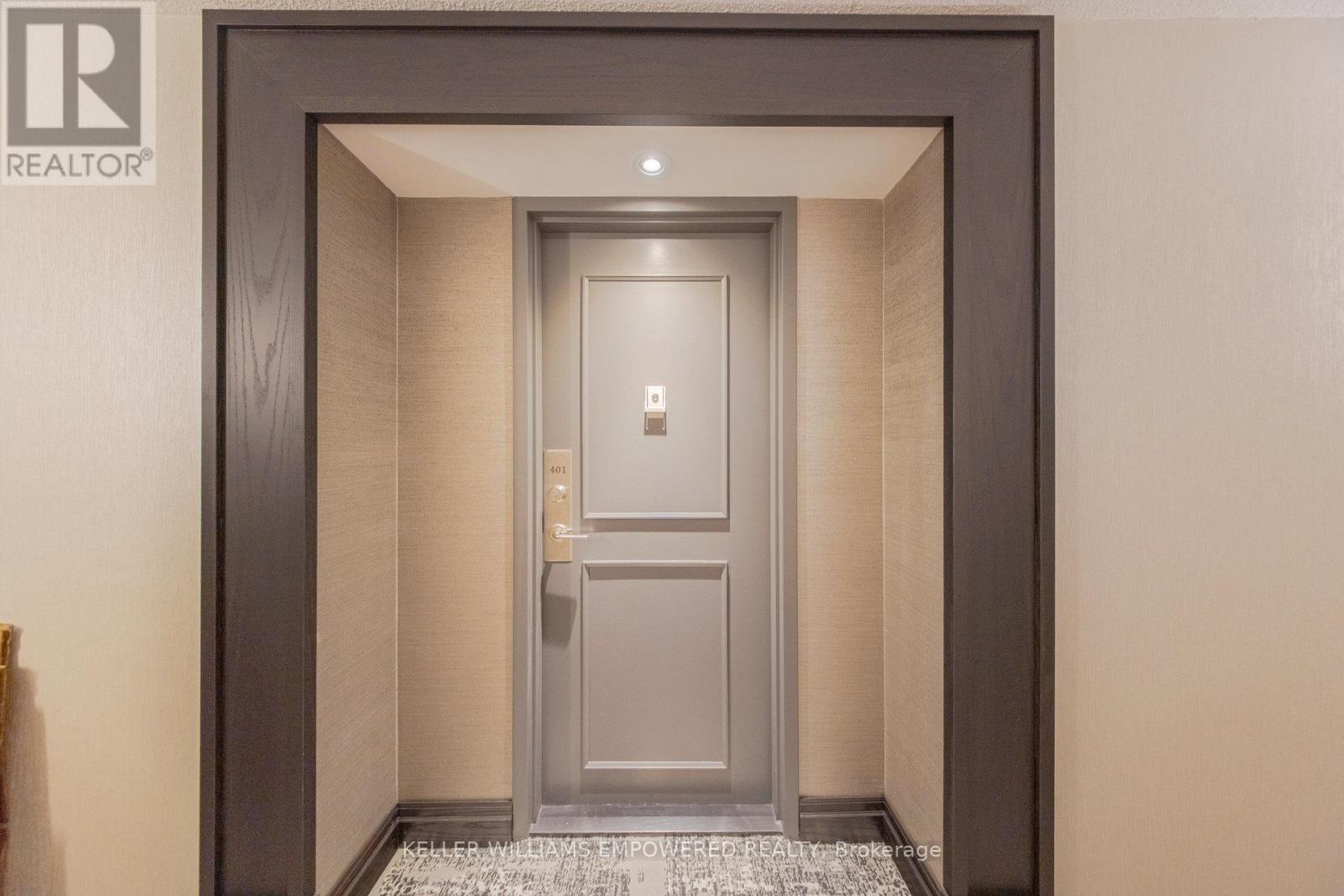 401 - 7460 Bathurst Street, Vaughan, Ontario  L4J 7K9 - Photo 2 - N12080732