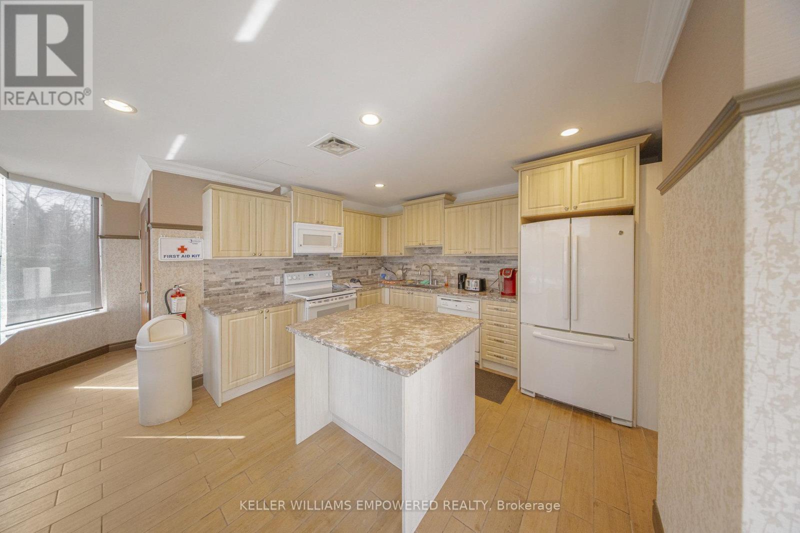 401 - 7460 Bathurst Street, Vaughan, Ontario  L4J 7K9 - Photo 34 - N12080732