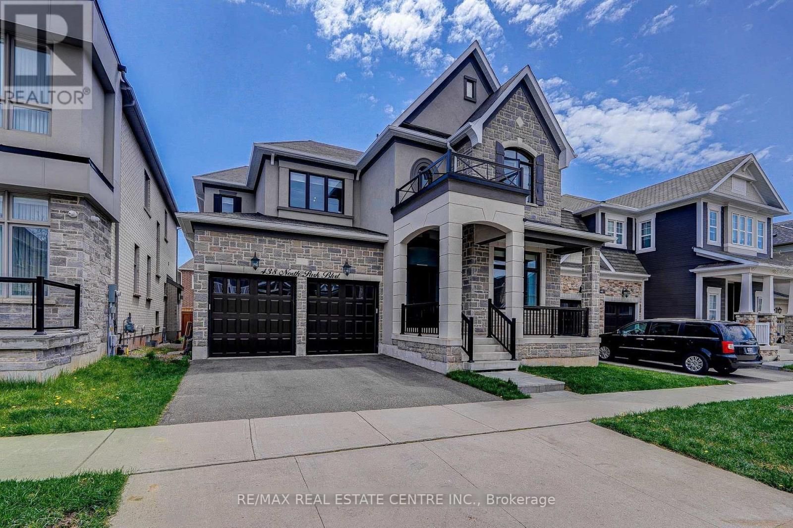 438 North Park Boulevard, Oakville, Ontario  L6M 1N3 - Photo 2 - W12079829