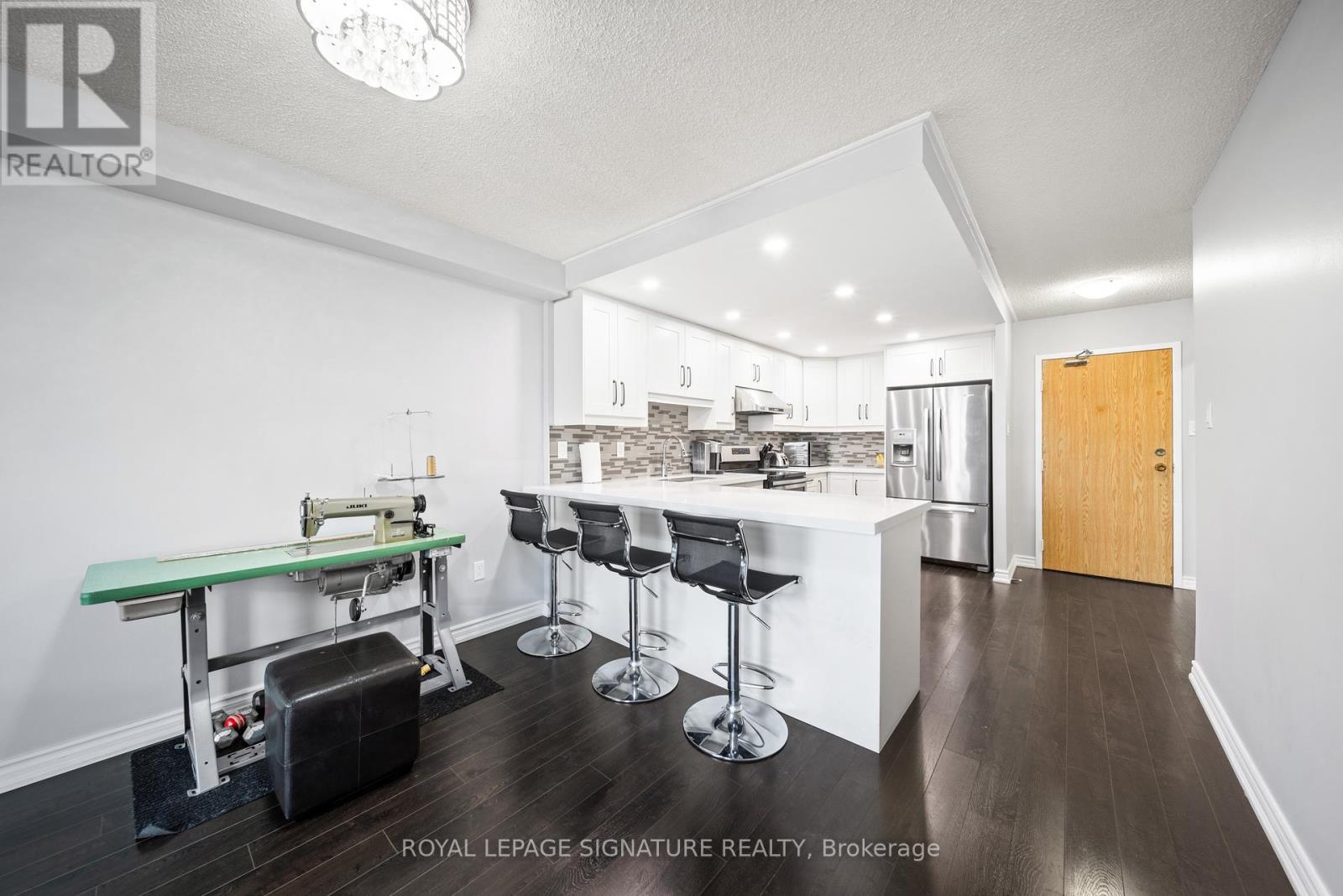 815 - 4 Lisa Street, Brampton, Ontario  L6T 4B6 - Photo 11 - W12080932