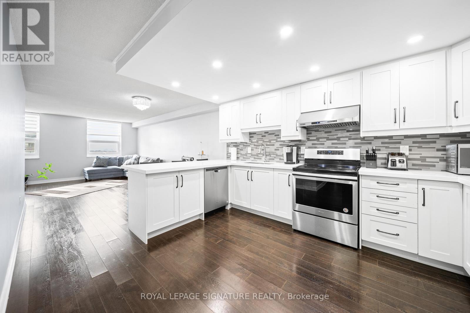 815 - 4 Lisa Street, Brampton, Ontario  L6T 4B6 - Photo 6 - W12080932