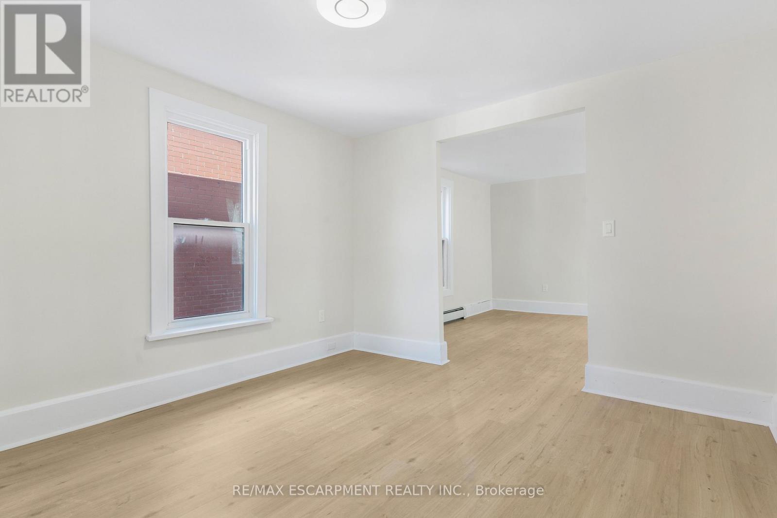 16 Albert Street, Welland, Ontario  L3B 4L2 - Photo 15 - X12077249