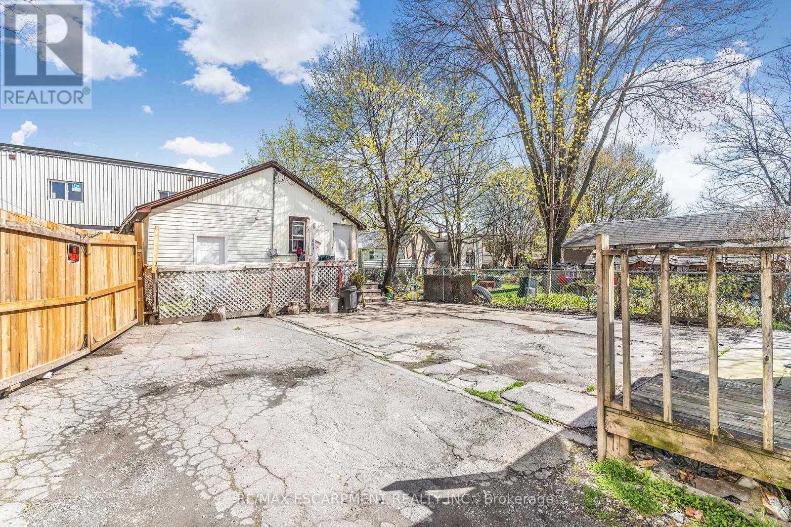 16 Albert Street, Welland, Ontario  L3B 4L2 - Photo 20 - X12077249
