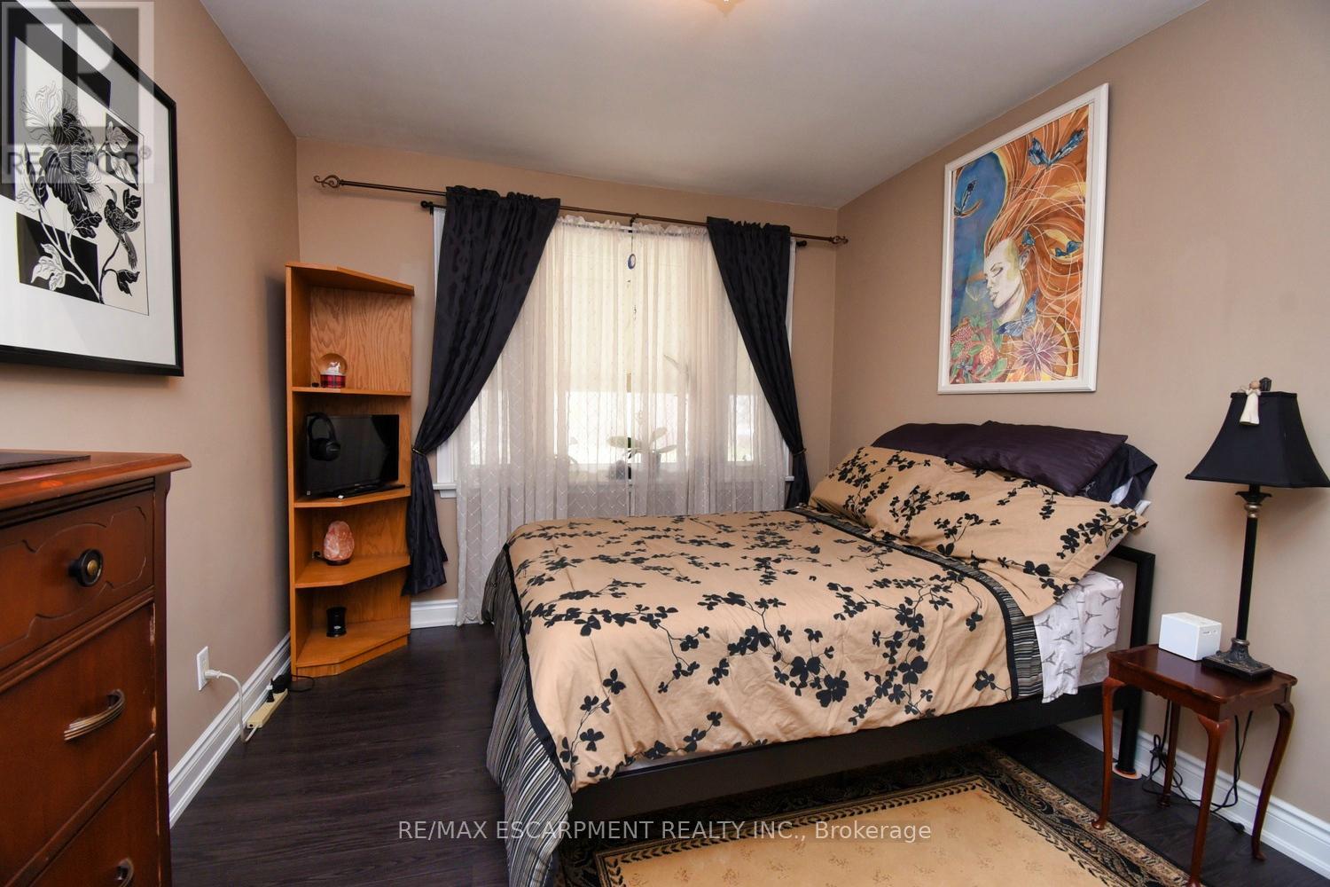 16 Margaret Street, Hamilton, Ontario  L0R 2H0 - Photo 10 - X12080825