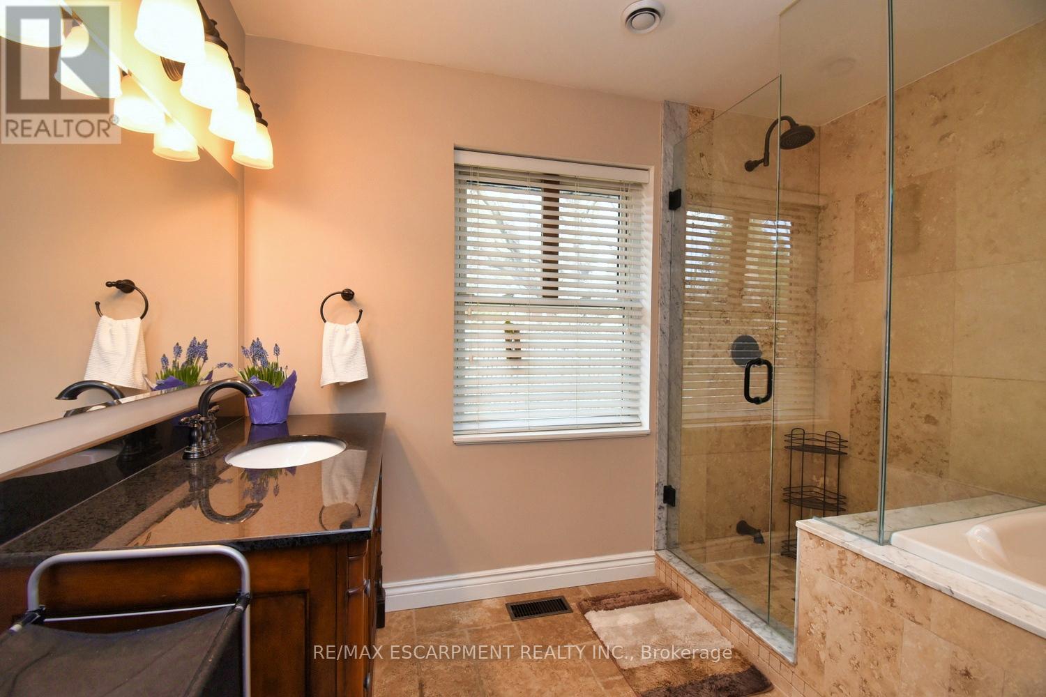 16 Margaret Street, Hamilton, Ontario  L0R 2H0 - Photo 15 - X12080825