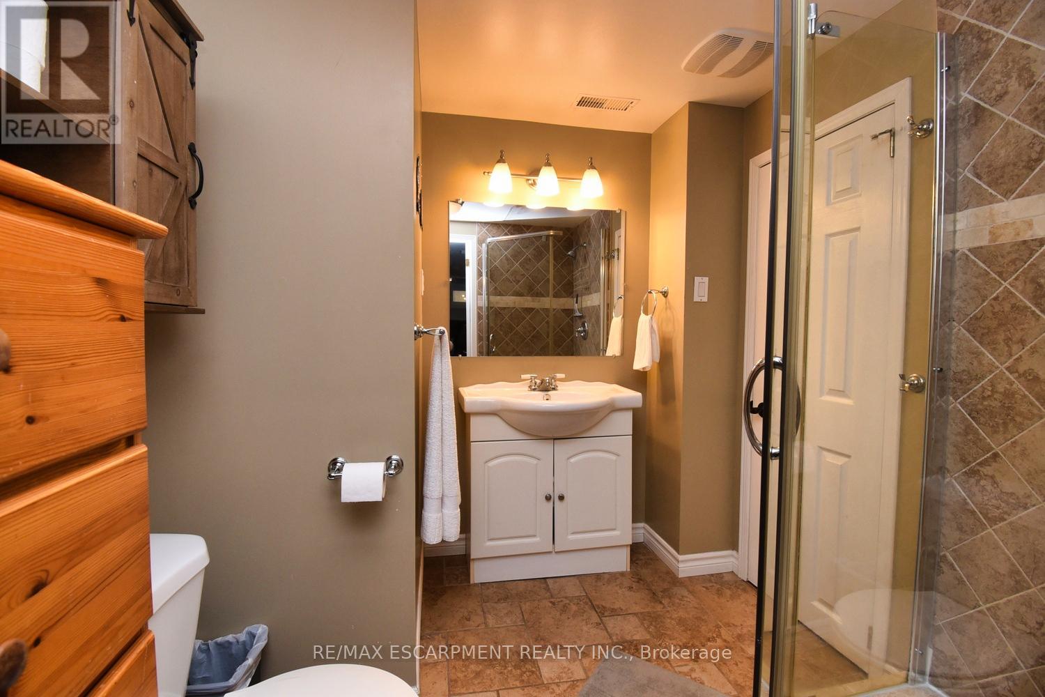 16 Margaret Street, Hamilton, Ontario  L0R 2H0 - Photo 17 - X12080825