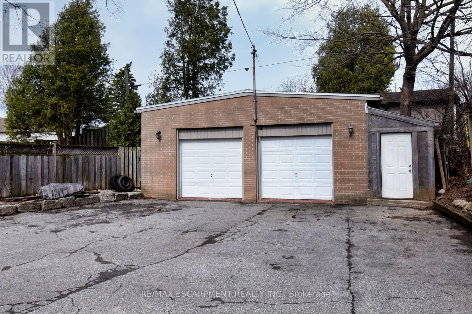 16 Margaret Street, Hamilton, Ontario  L0R 2H0 - Photo 22 - X12080825