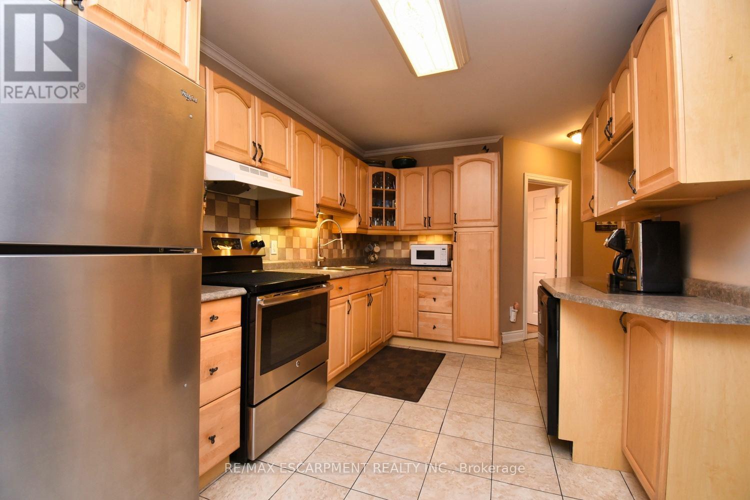 16 Margaret Street, Hamilton, Ontario  L0R 2H0 - Photo 6 - X12080825