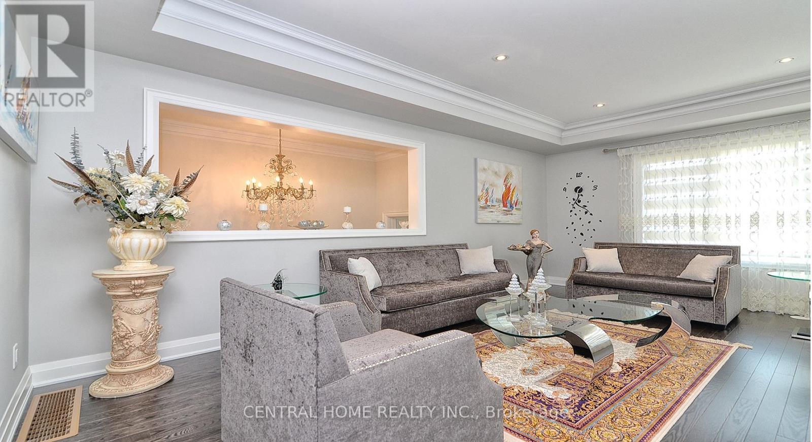 47 Divon Lane, Richmond Hill, Ontario  L4B 0G4 - Photo 10 - N12068392