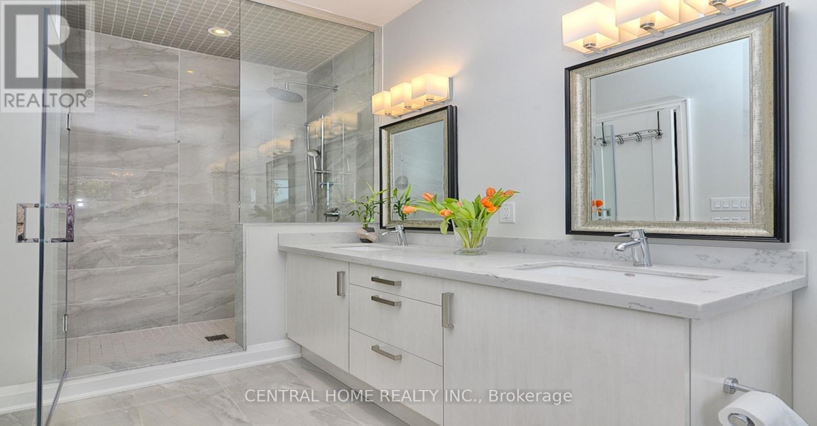 47 Divon Lane, Richmond Hill, Ontario  L4B 0G4 - Photo 15 - N12068392