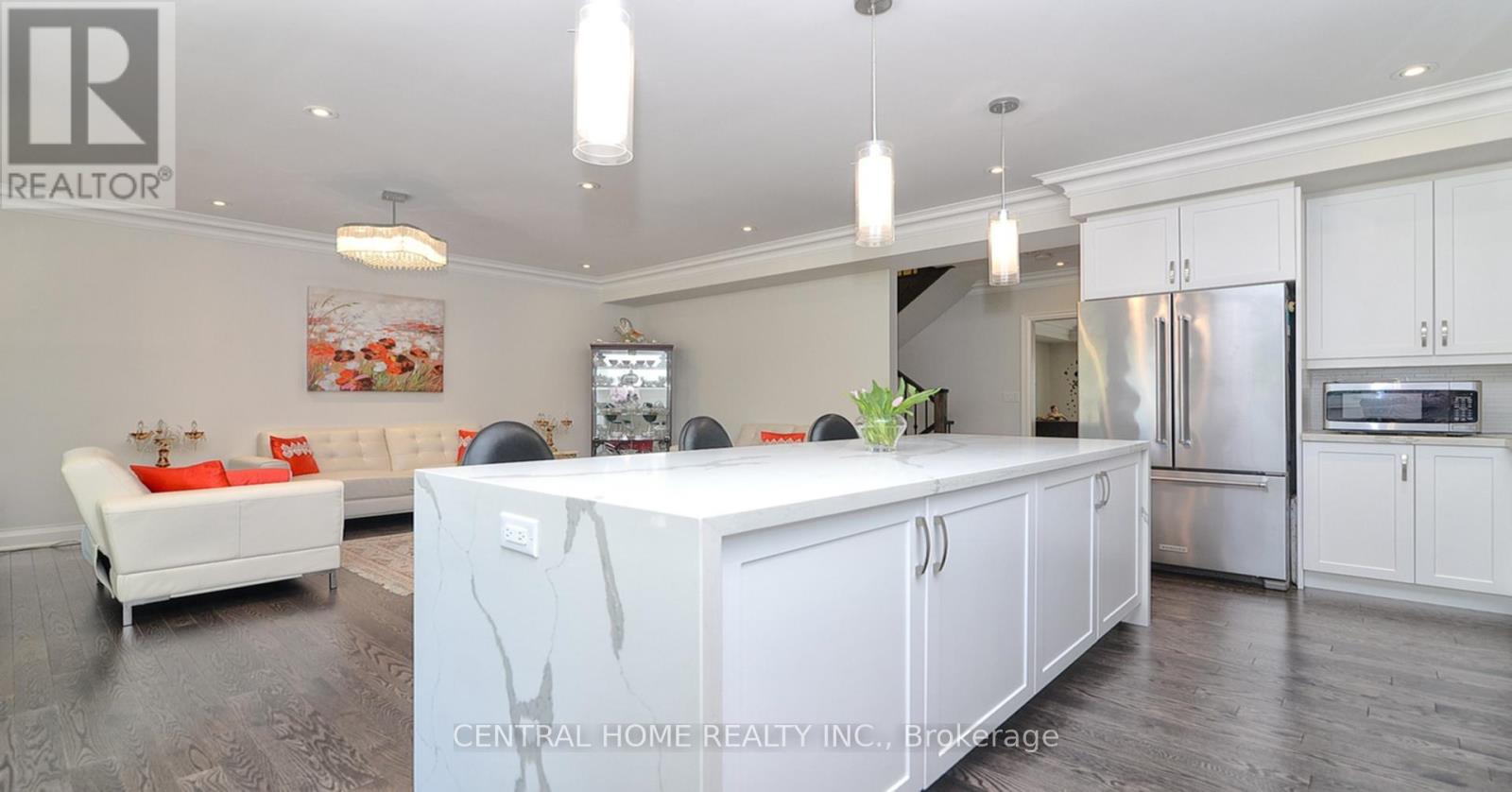 47 Divon Lane, Richmond Hill, Ontario  L4B 0G4 - Photo 5 - N12068392