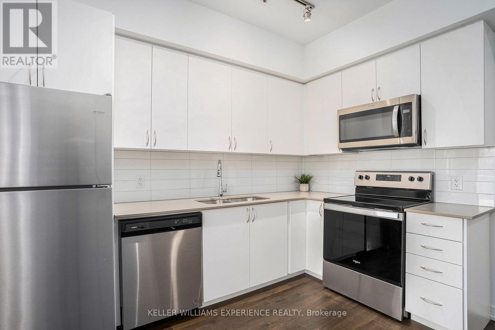 302 - 56 Lakeside Terrace, Barrie, Ontario  L4M 7B9 - Photo 5 - S12081718