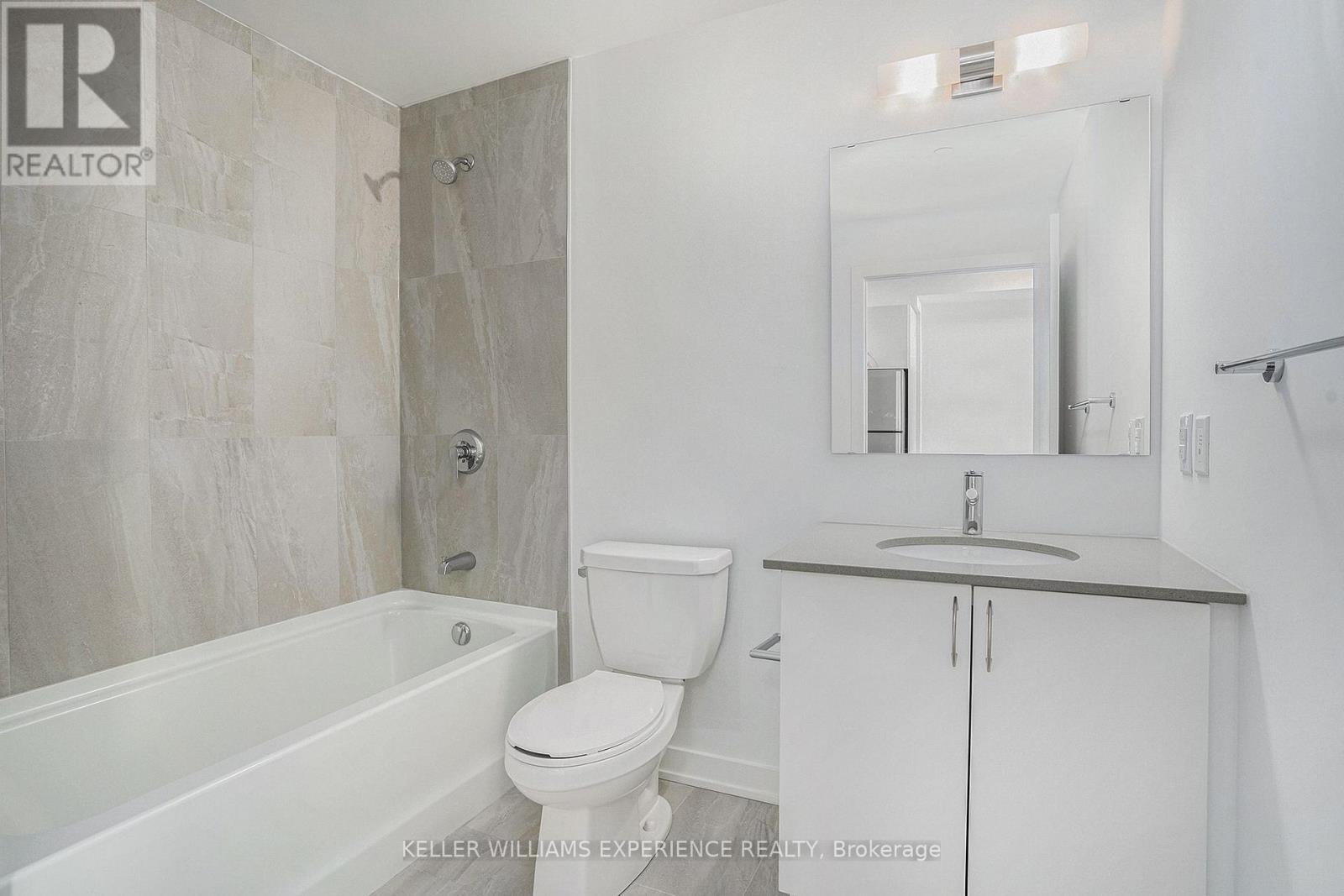302 - 56 Lakeside Terrace, Barrie, Ontario  L4M 7B9 - Photo 8 - S12081718