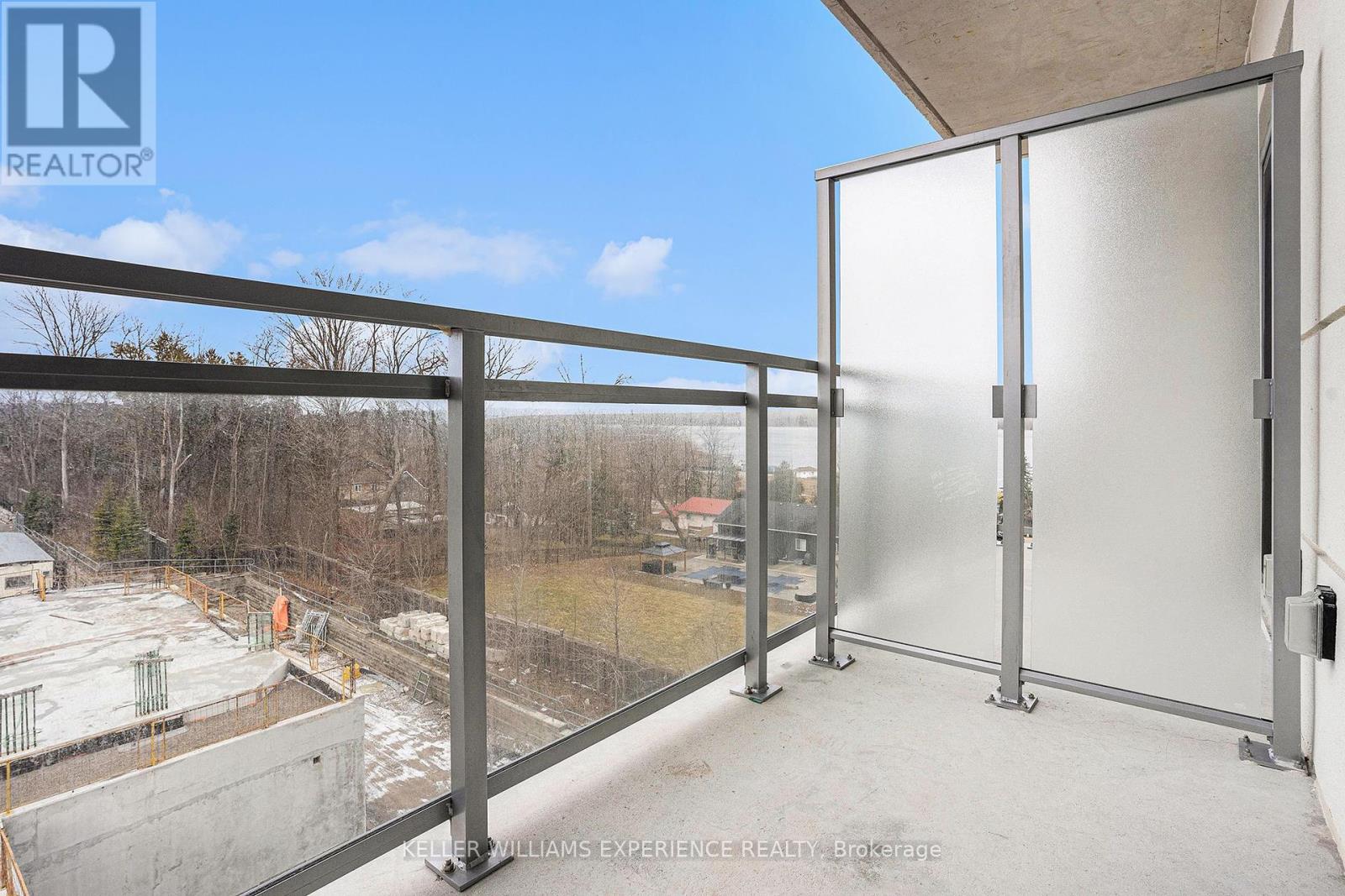 302 - 56 Lakeside Terrace, Barrie, Ontario  L4M 7B9 - Photo 9 - S12081718