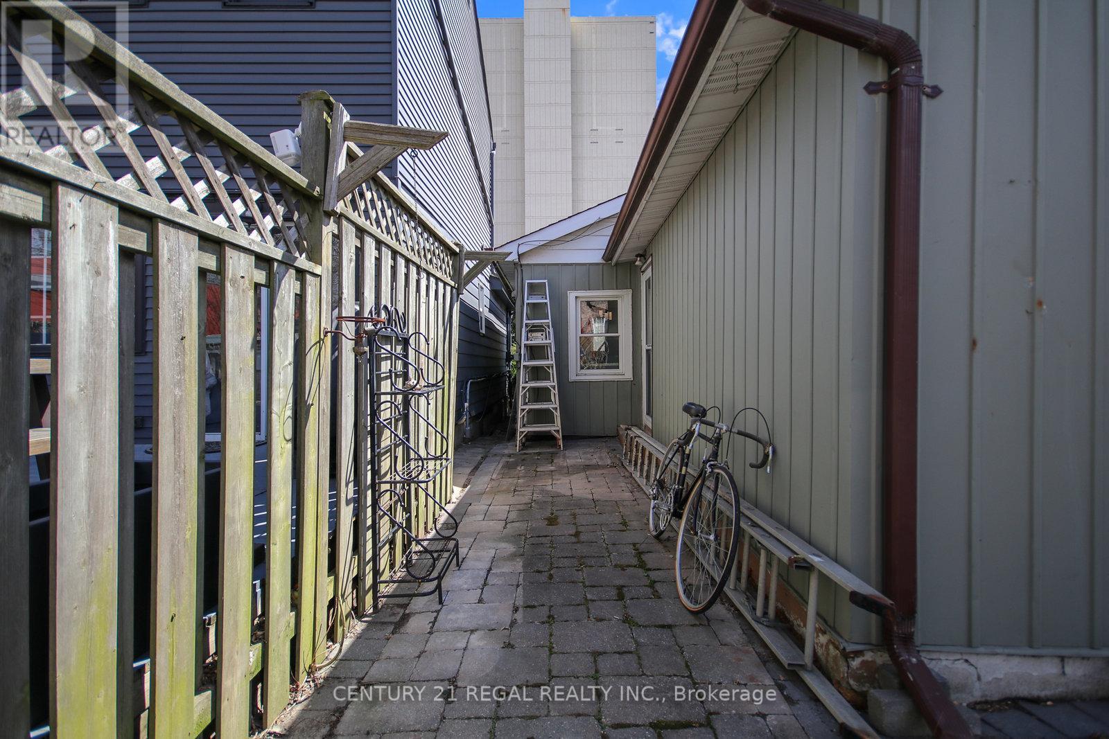 102 Newcastle Street, Toronto, Ontario  M8Z 1C8 - Photo 41 - W12076471