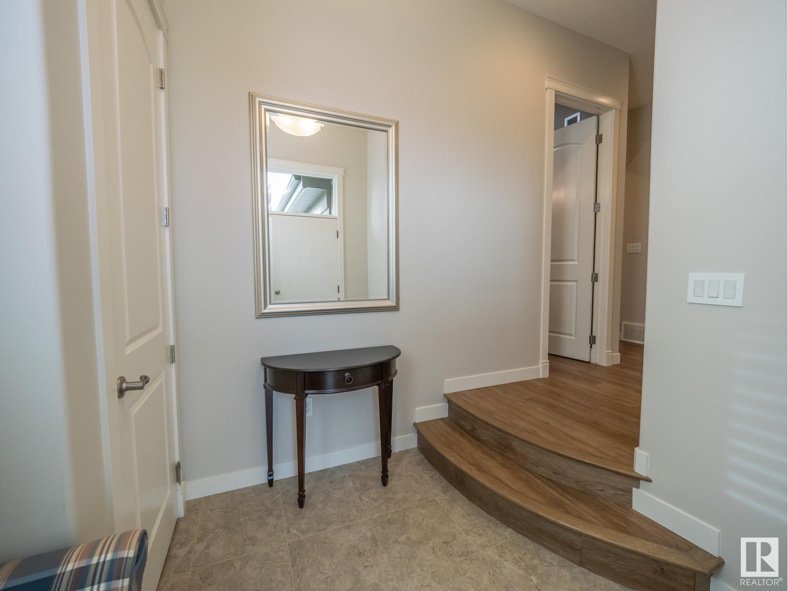 Property at 804 HOWATT PL SW image 3