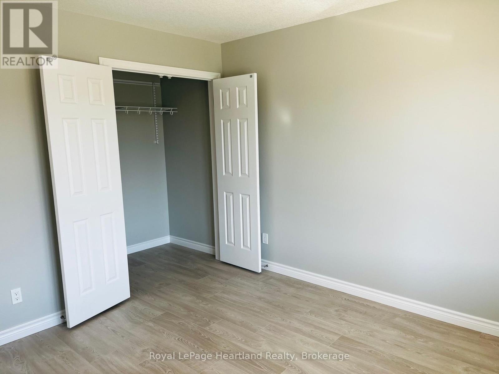 11 Bluffs View Boulevard, Ashfield-Colborne-Wawanosh, Ontario  N7A 0C1 - Photo 15 - X12083054