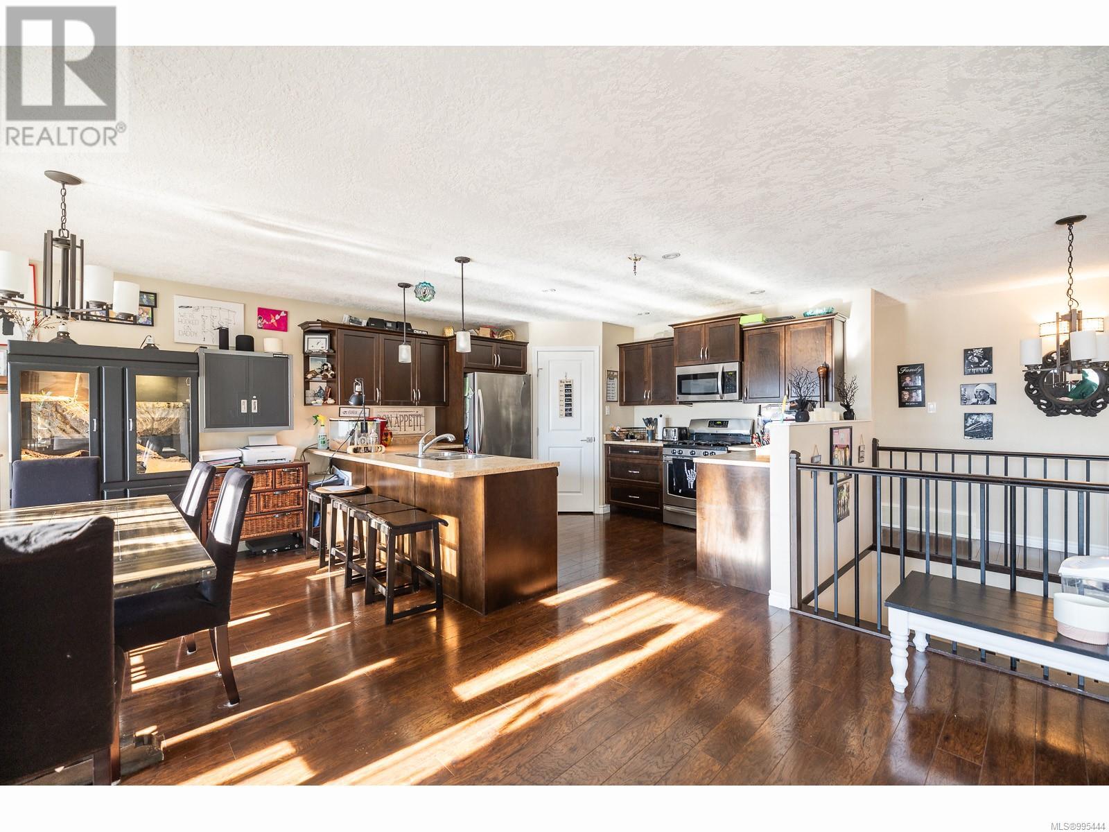 Property at 1426 NOEL Ave image 4