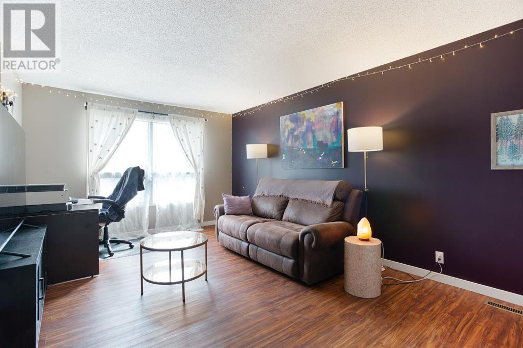 23 Falworth Court Ne, Calgary, Alberta  T3J 1G2 - Photo 9 - A2203704