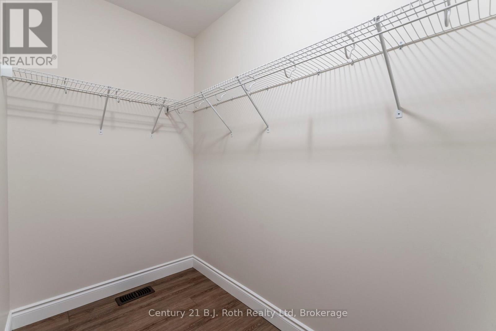 52 Hunter Avenue, Tay, Ontario  L0K 2A0 - Photo 37 - S12041713