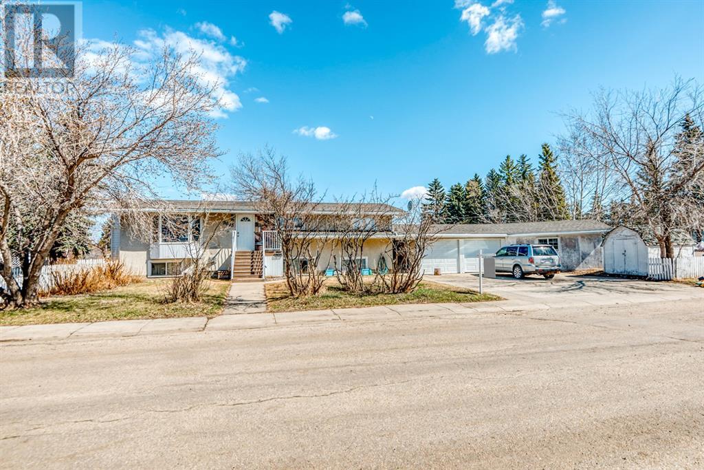 9645 Hillcrest Drive, Grande Prairie, Alberta  T8V 1A9 - Photo 38 - A2211943