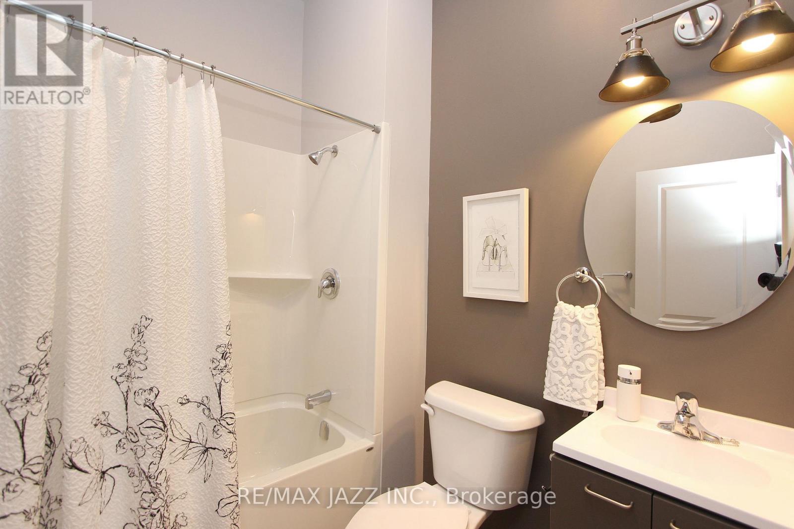207 - 14 1/2 King Street E, Oshawa, Ontario  L1H 1A9 - Photo 14 - E12083262