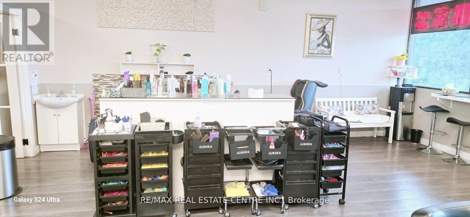 206 - 333 Dundas Street E, Mississauga, Ontario  L5B 1J3 - Photo 4 - W12083002
