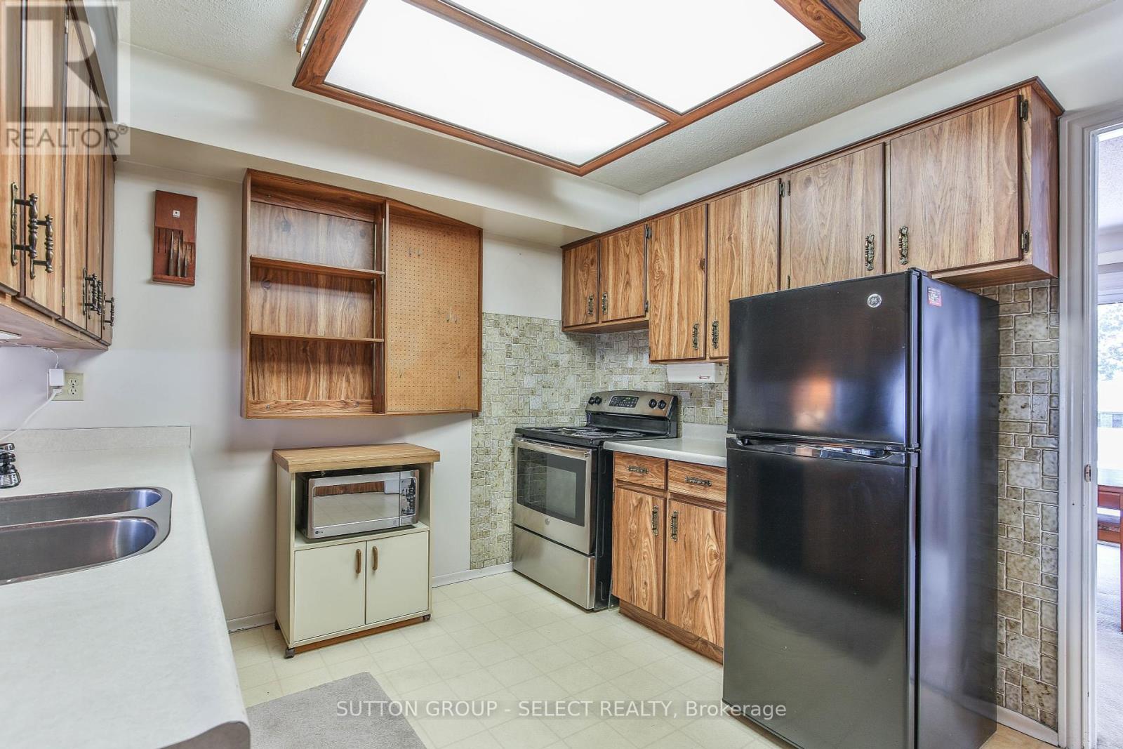 769 Berkshire Drive, London South, Ontario  N6J 3S5 - Photo 14 - X12083039