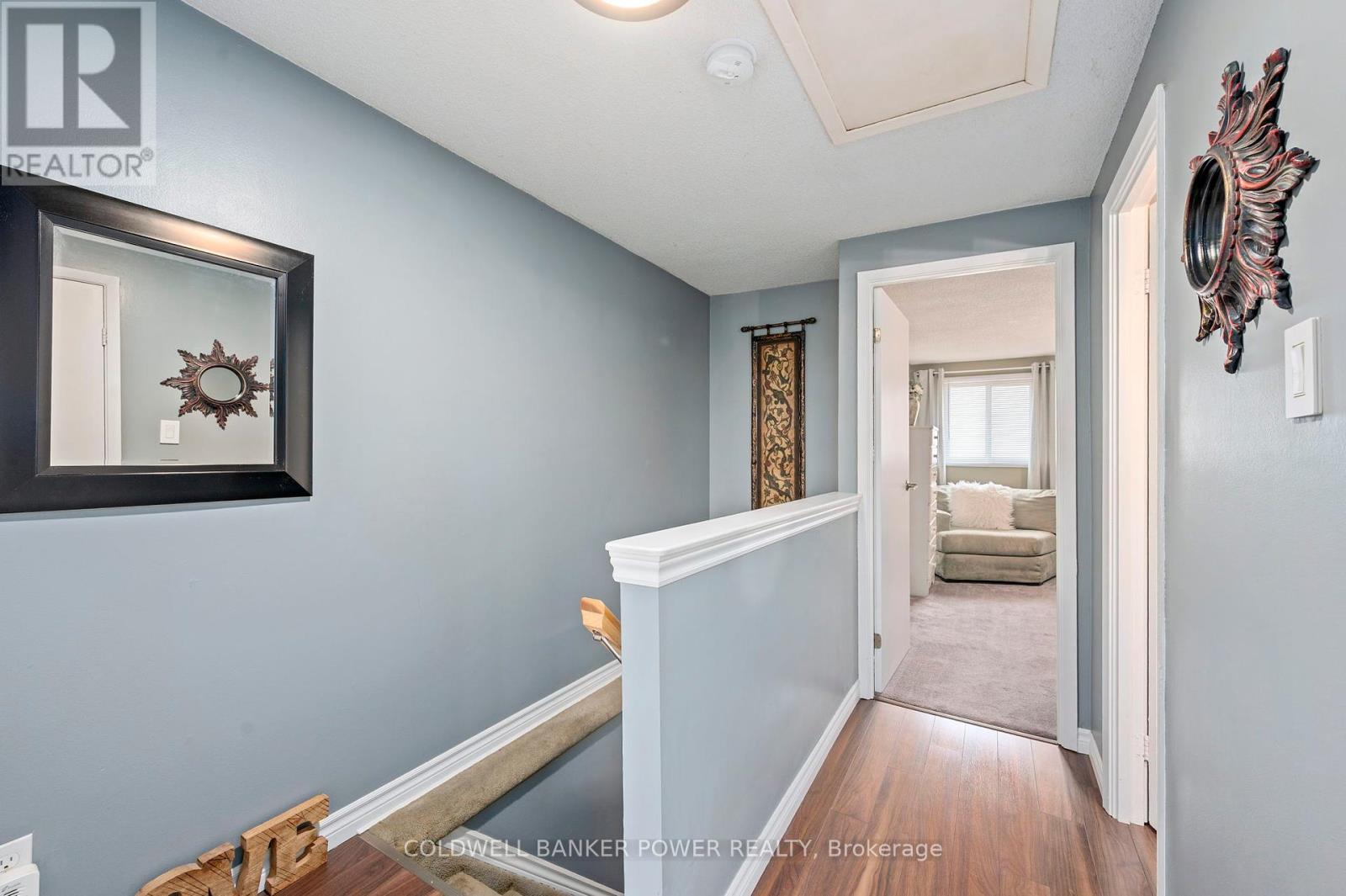 Photo 14 of 26 for 821 Southdale Road E