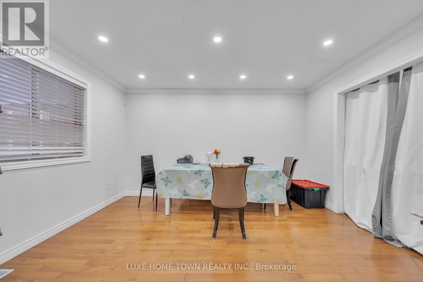 163 Stone Church Road E, Hamilton, Ontario  L9B 1A8 - Photo 12 - X12083049