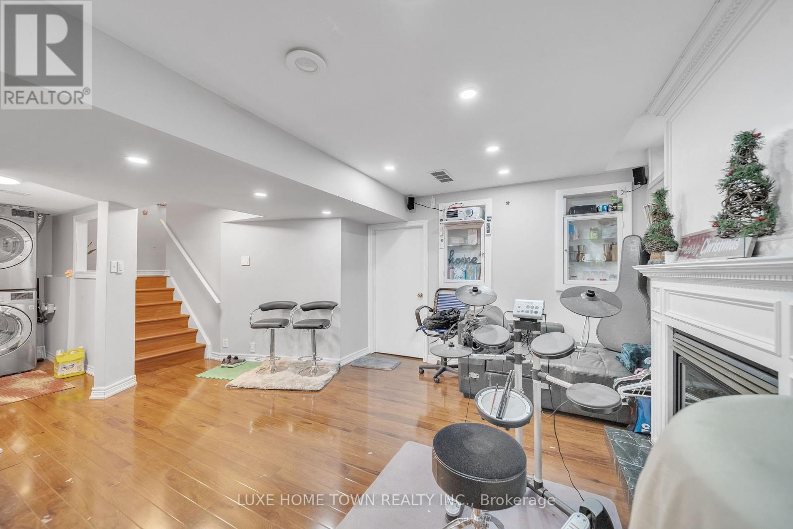 163 Stone Church Road E, Hamilton, Ontario  L9B 1A8 - Photo 37 - X12083049
