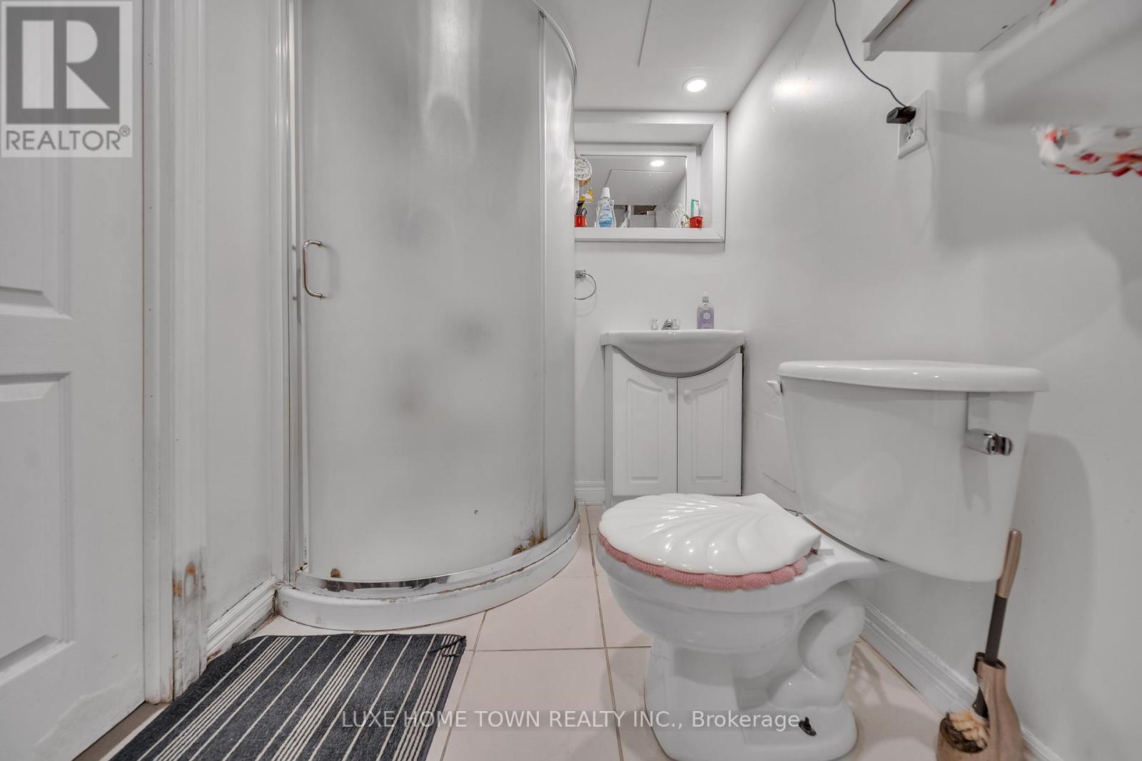 163 Stone Church Road E, Hamilton, Ontario  L9B 1A8 - Photo 8 - X12083049