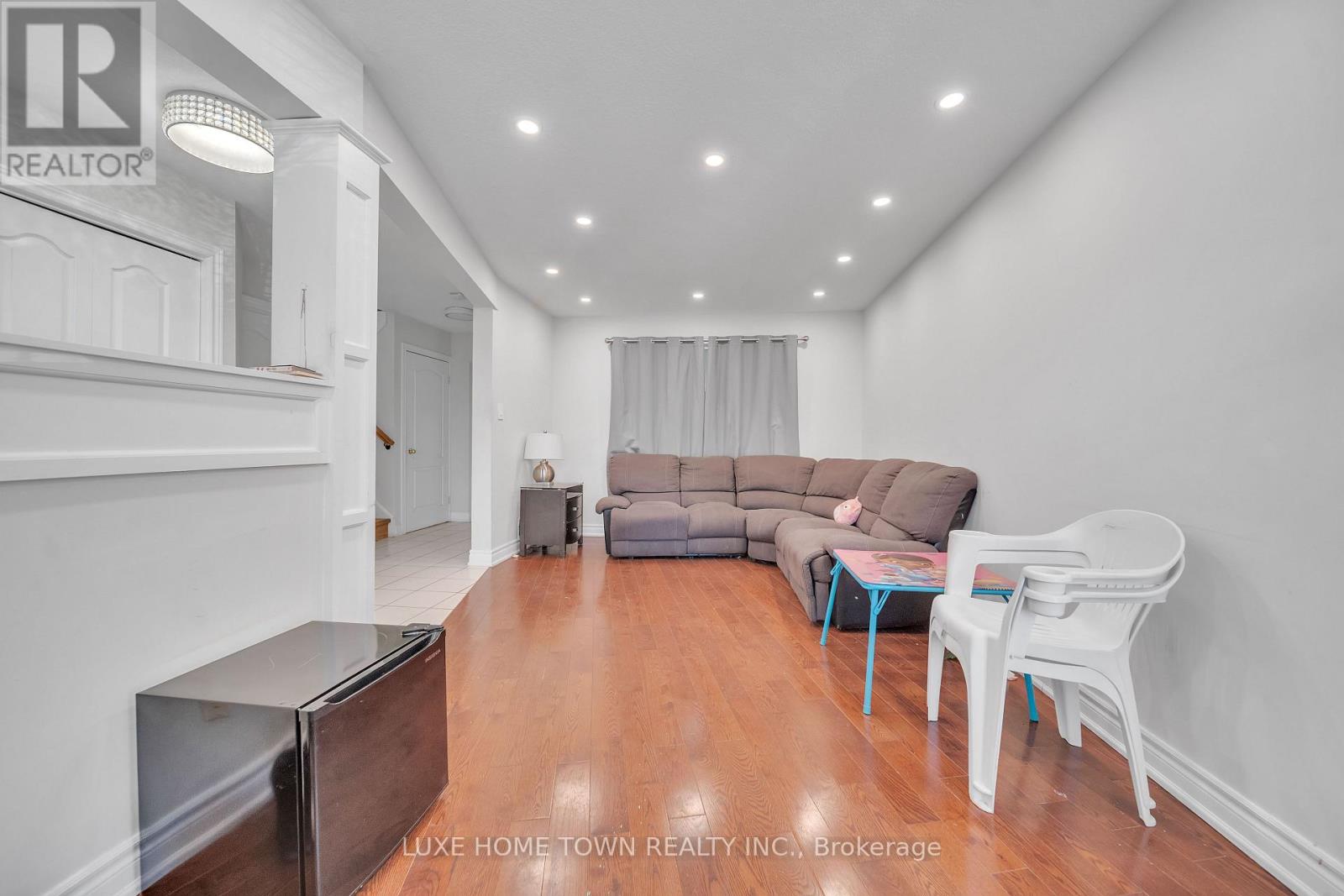 163 Stone Church Road E, Hamilton, Ontario  L9B 1A8 - Photo 9 - X12083049