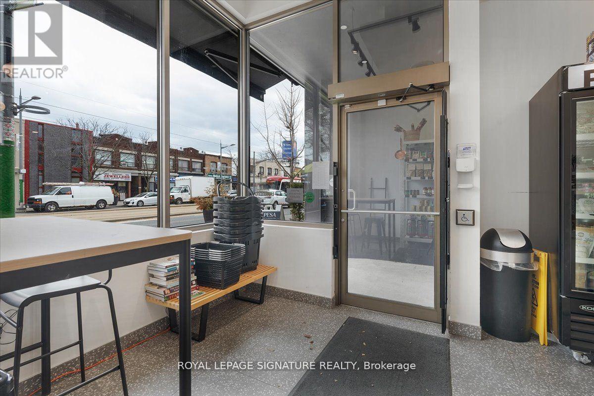 1700 St Clair Avenue W, Toronto, Ontario  M6N 1J1 - Photo 9 - W12060800