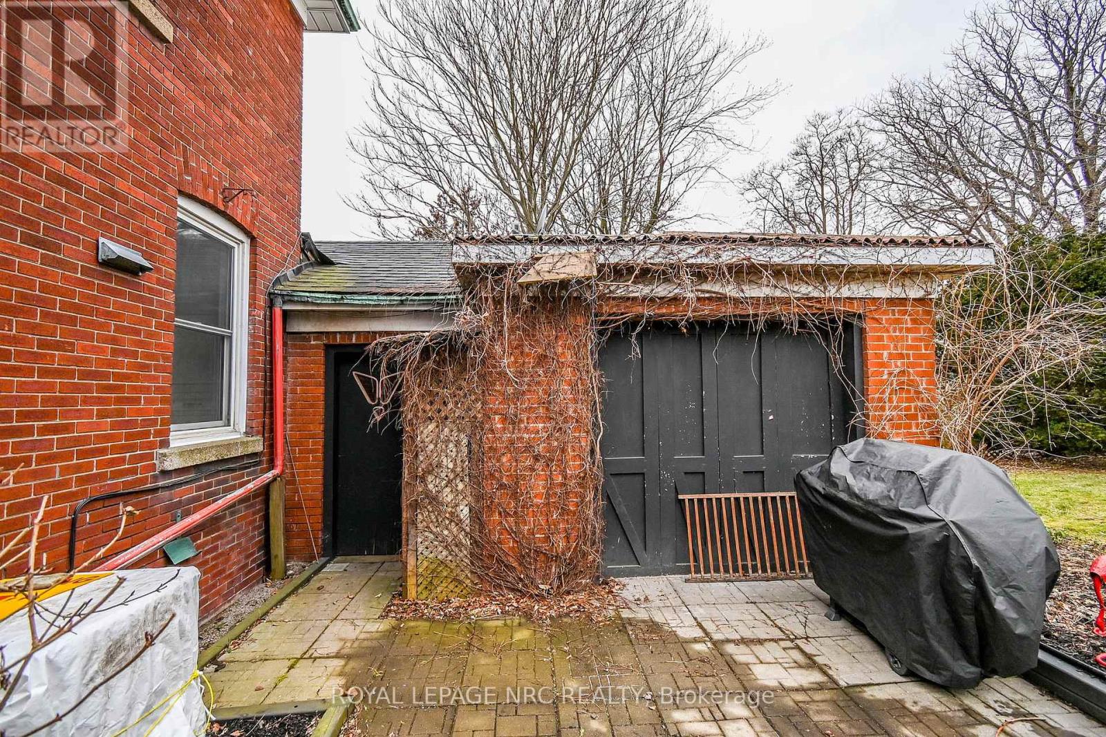 6107 Barker Street, Niagara Falls, Ontario  L2G 1Y5 - Photo 35 - X12083240