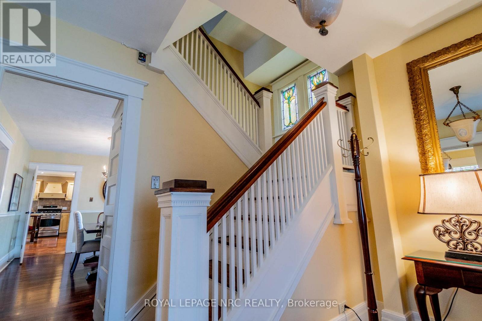 6107 Barker Street, Niagara Falls, Ontario  L2G 1Y5 - Photo 5 - X12083240
