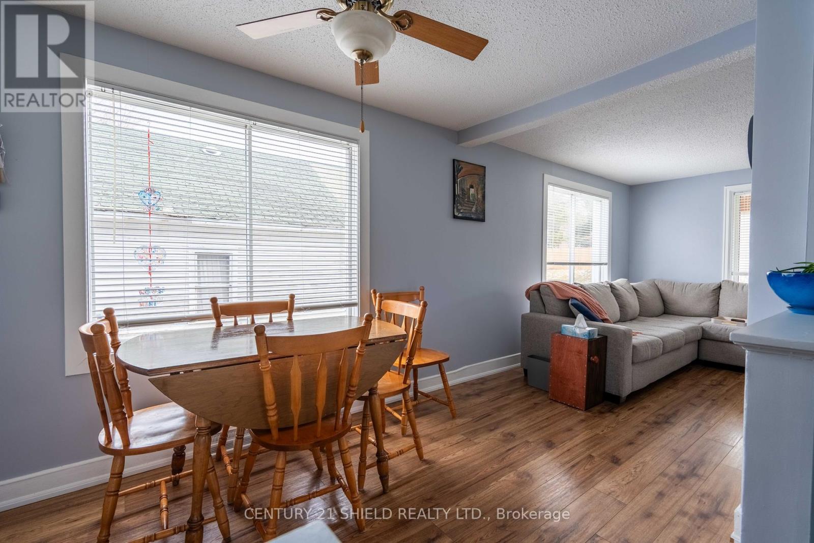 Property at 31 5TH STREET W image 5