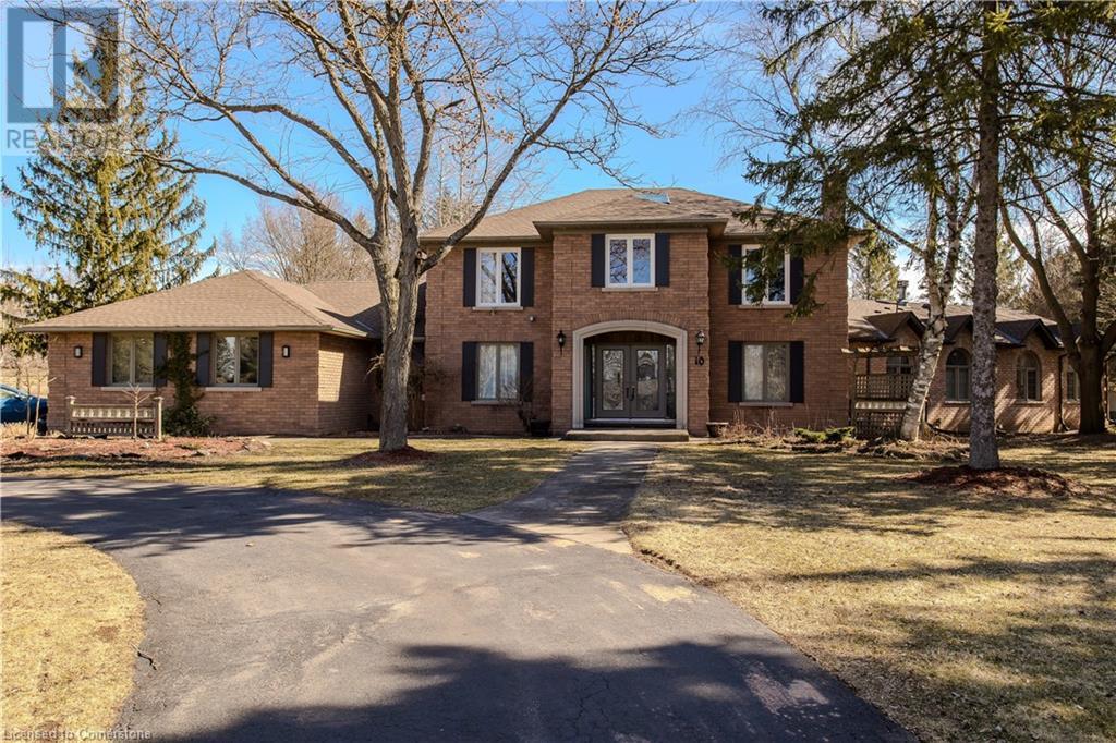 Property at 10 KARENDALE Crescent image 1