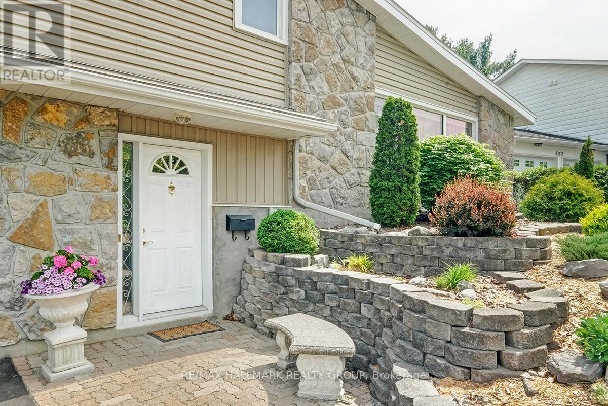 664 Glenhurst Crescent, Ottawa, Ontario  K1J 7B7 - Photo 3 - X12083192