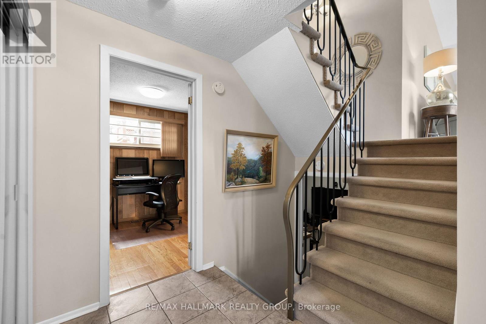 664 Glenhurst Crescent, Ottawa, Ontario  K1J 7B7 - Photo 5 - X12083192