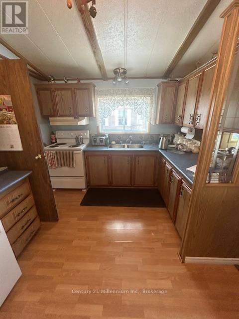 75 Georgian Glen Drive, Wasaga Beach, Ontario  L9Z 1K7 - Photo 3 - S12083266