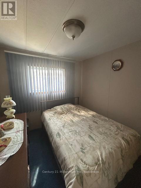 75 Georgian Glen Drive, Wasaga Beach, Ontario  L9Z 1K7 - Photo 4 - S12083266