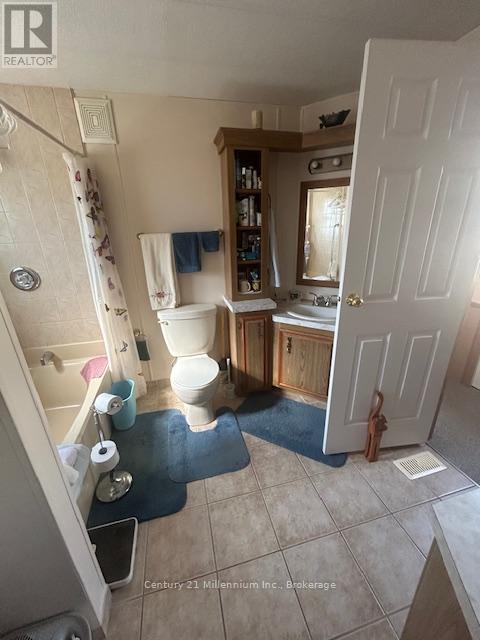 75 Georgian Glen Drive, Wasaga Beach, Ontario  L9Z 1K7 - Photo 5 - S12083266