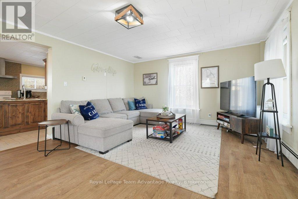 3 Gibson Street, Parry Sound, Ontario  P2A 1W5 - Photo 15 - X12083388