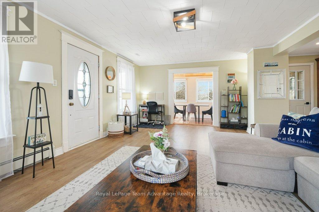 3 Gibson Street, Parry Sound, Ontario  P2A 1W5 - Photo 18 - X12083388