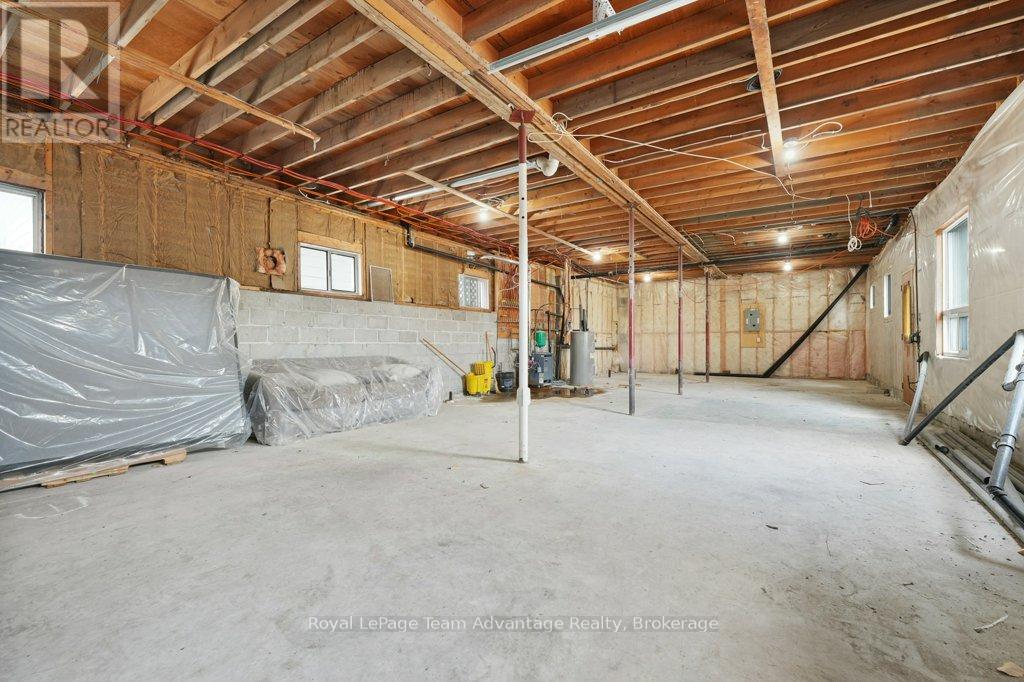 2 Belvedere Avenue, Parry Sound, Ontario  P2A 1Z9 - Photo 25 - X12083425