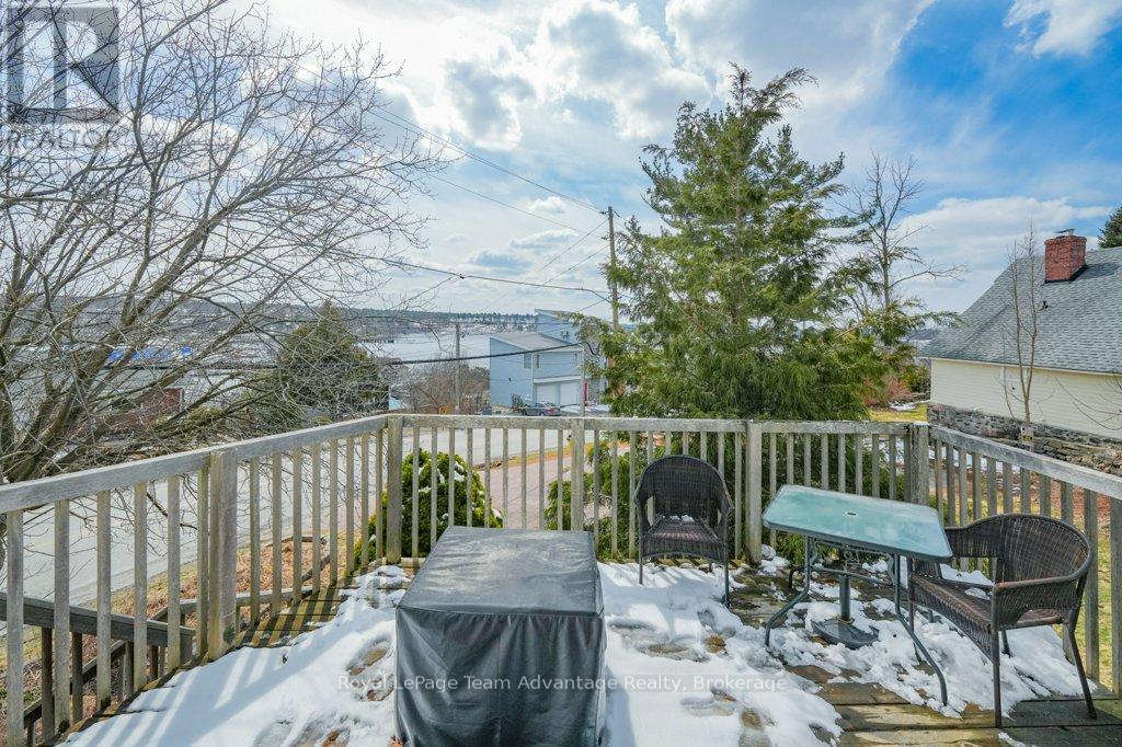 2 Belvedere Avenue, Parry Sound, Ontario  P2A 1Z9 - Photo 3 - X12083425